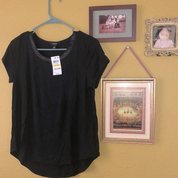 NWT Petite Medium Black Short Sleeve Top - Picture 2 of 3